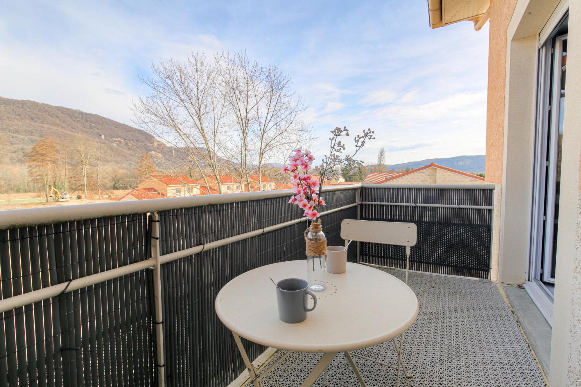 Bugey - Terrasse, Spacieux&vue Montagne *